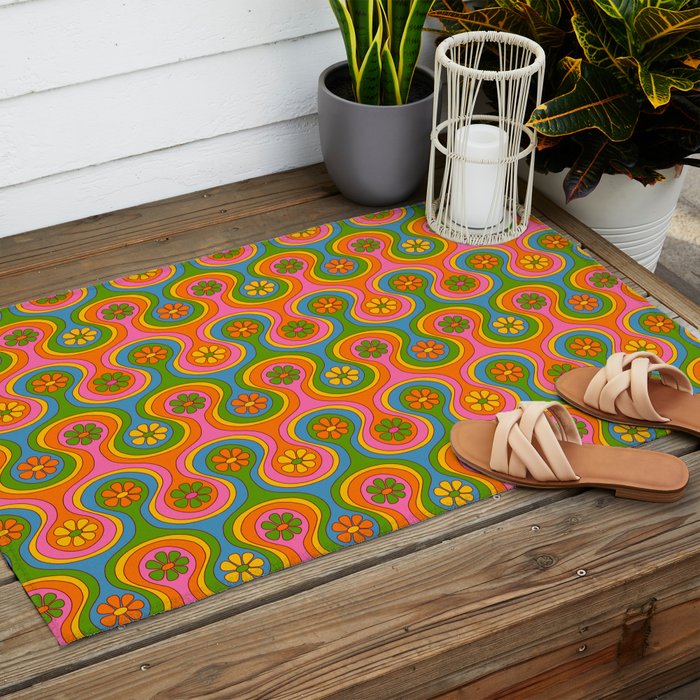 Groovy 60s Midcentury Modern Flower Pattern Outdoor Rug Gallery Image 2