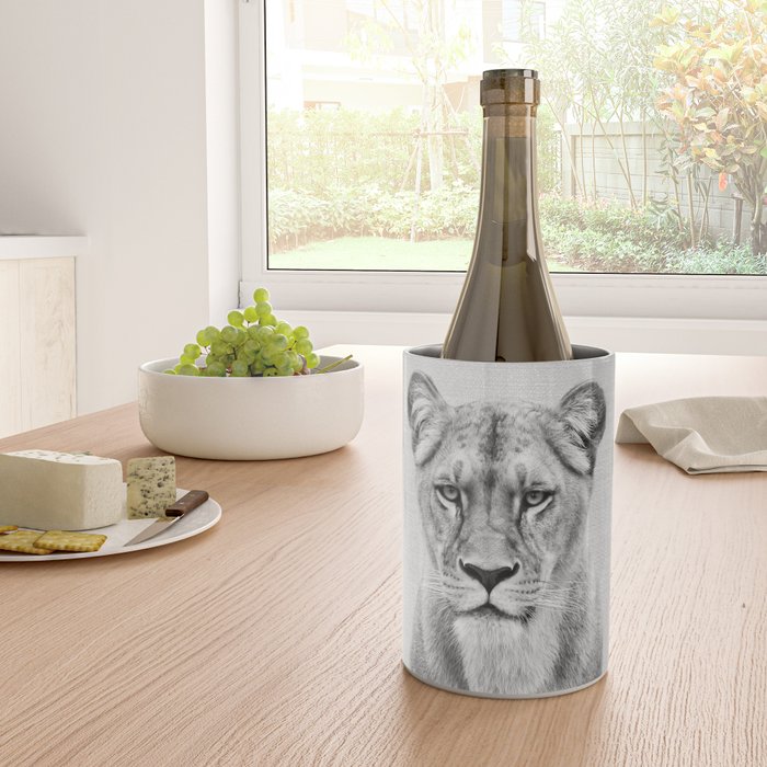 Lioness - Black & White Wine Chiller Gallery Image 4
