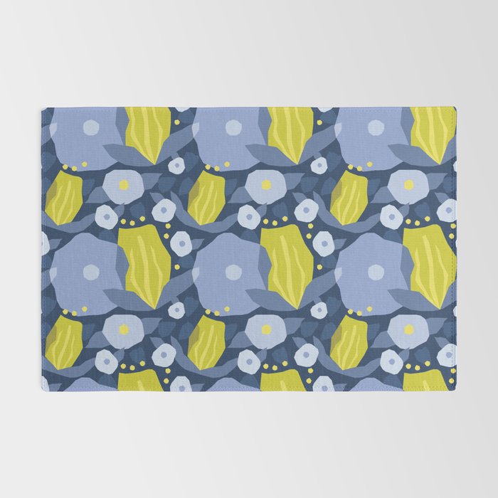 Geometric flowers in green and gray Rug Gallery Image 2