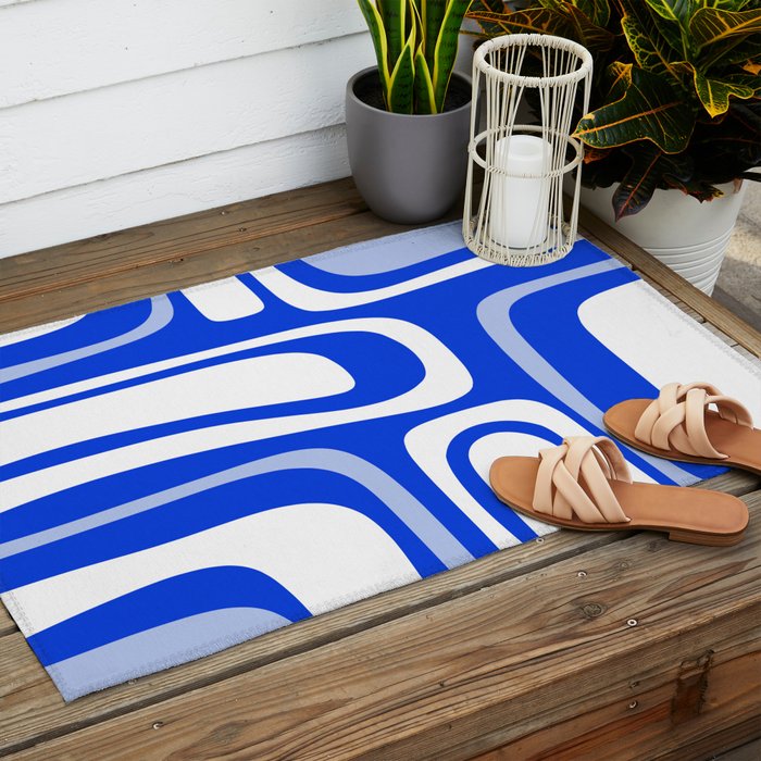 Mid-Century Modern Palm Springs Abstract Pattern Royal Blue Light Blue and White Outdoor Rug Gallery Image 2