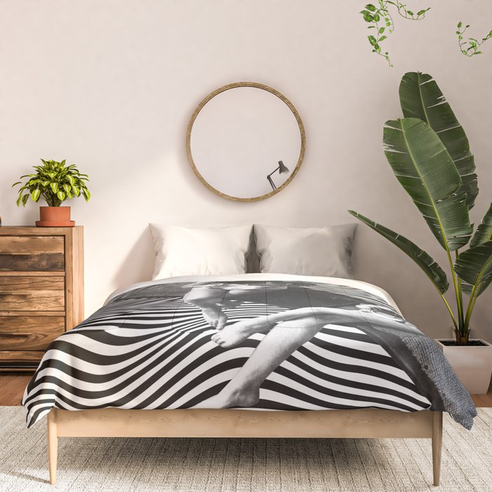 Universal BFF - Vertigo coffee chat Comforter Gallery Image 3