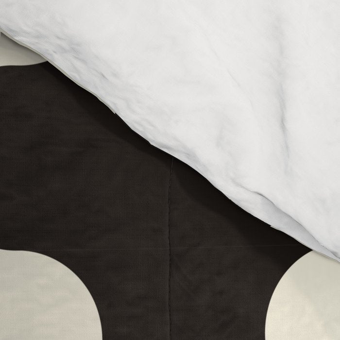 Abstract Mid-Century Black & White Wavy Pattern Comforter Gallery Image 4