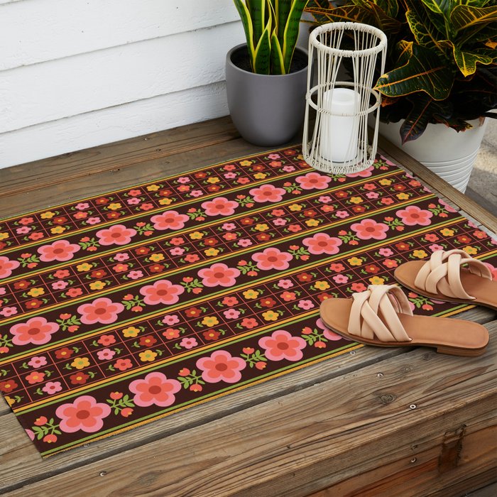 Retro Brownie Outdoor Rug Gallery Image 2