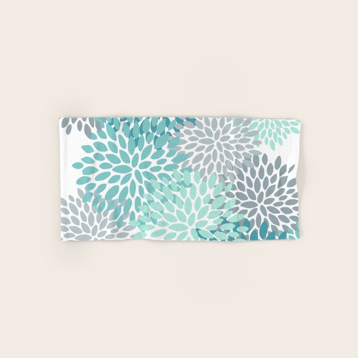 Festive, Winter Garden, Flowers Print Bath Towel Gallery Image 1