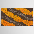 Hawaiian Puakenikeni lei on brown Tablecloth Gallery Image 2