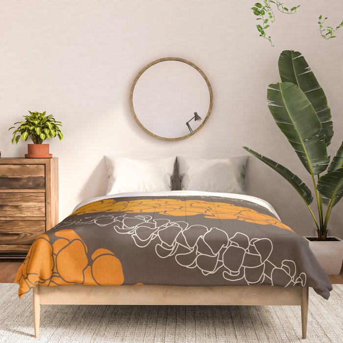 Hawaiian Puakenikeni lei on brown Comforter Gallery Image 3