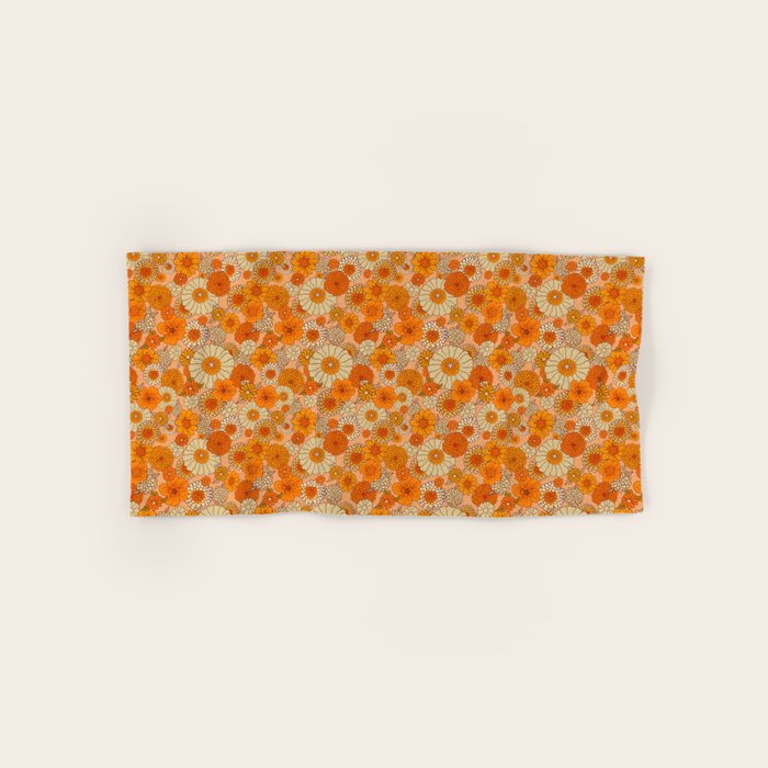 70s retro vintage daisies, flowers, orange, peach Bath Towel Gallery Image 1