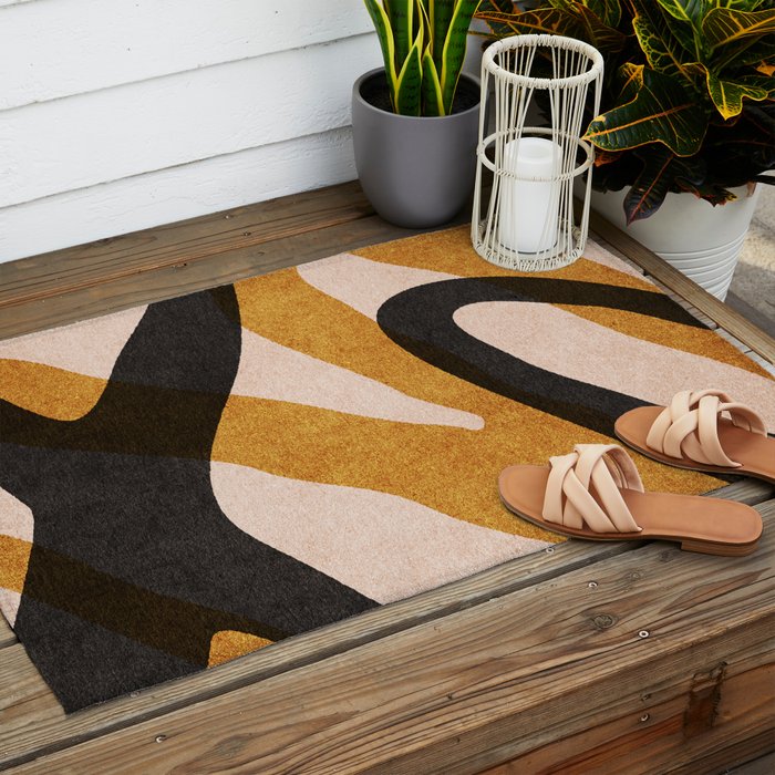 ABSTRACT ALPHABET / Script Q Outdoor Rug Gallery Image 2
