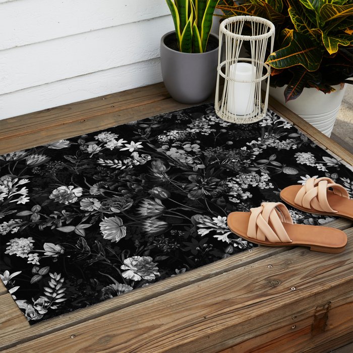 DARK FLOWER II Outdoor Rug Gallery Image 2