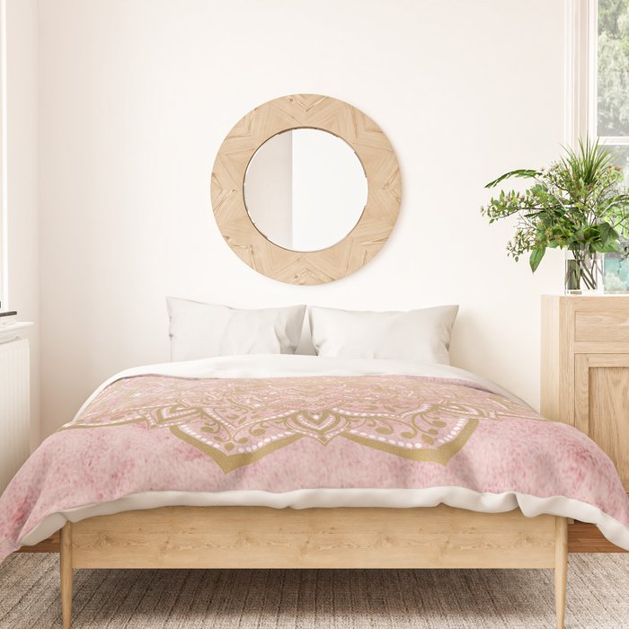 MOON DANCE MANDALA IN GOLD AND PINK Duvet Cover Gallery Image 3