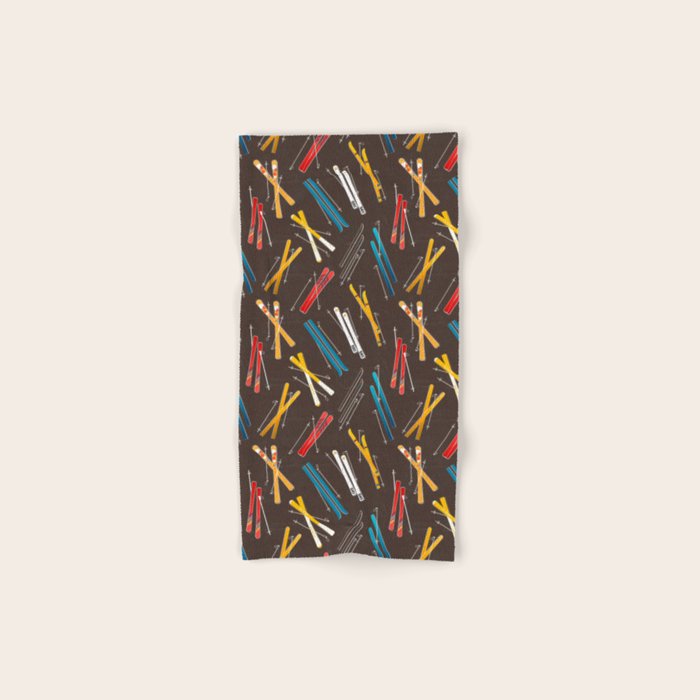 Ski Fun: Vintage Style  Bath Towel Gallery Image 1