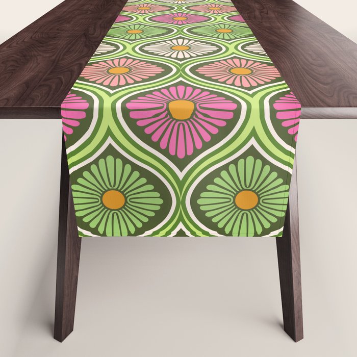 Groovy 70s Retro Mod Daisy Flowers Table Runner Gallery Image 1