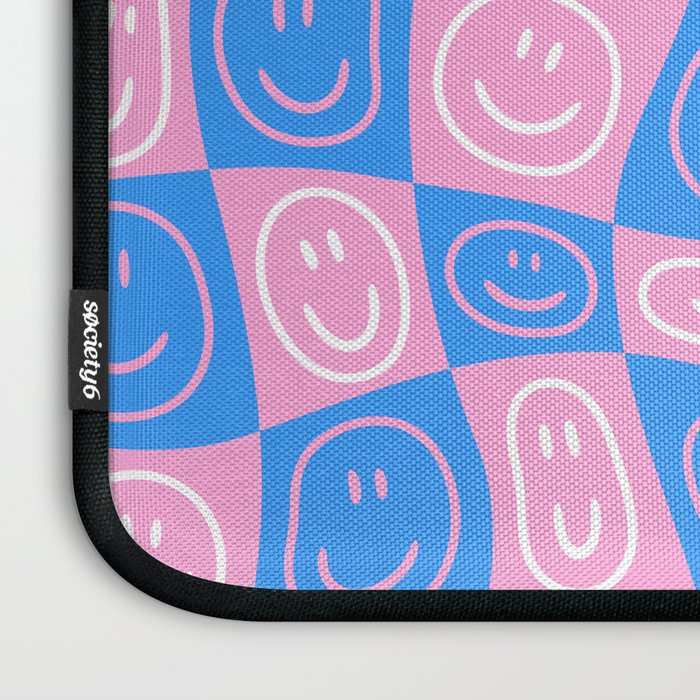 Retro happy face checkered pattern Laptop Sleeve Gallery Image 3