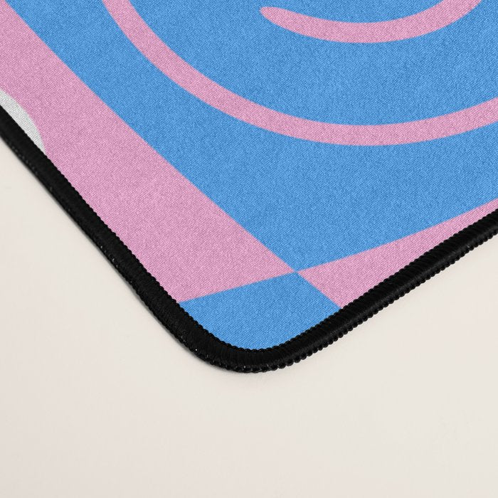 Retro happy face checkered pattern Desk Mat Gallery Image 4