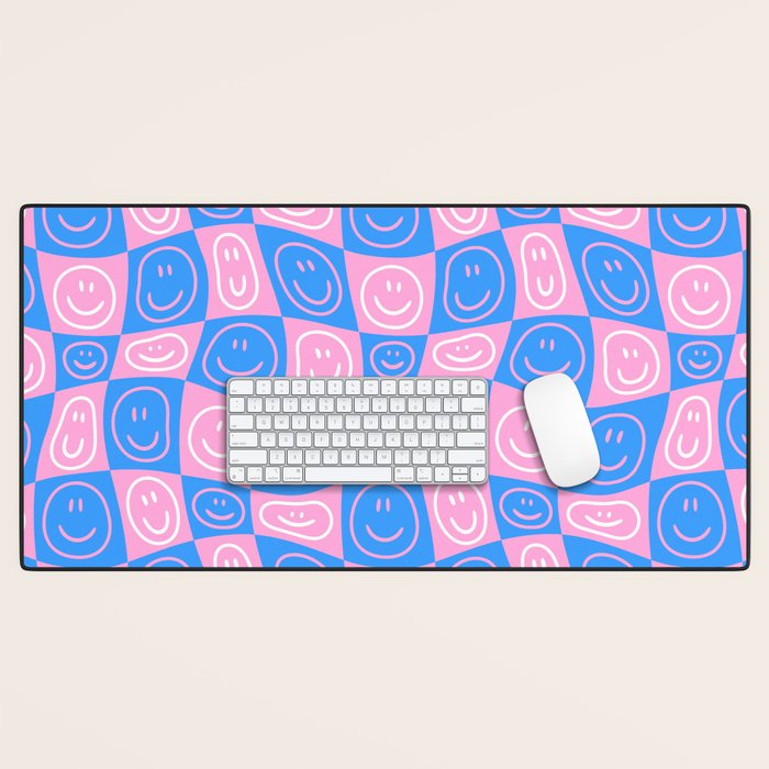 Retro happy face checkered pattern Desk Mat Gallery Image 1