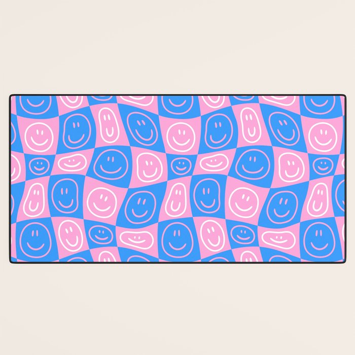 Retro happy face checkered pattern Desk Mat Gallery Image 3
