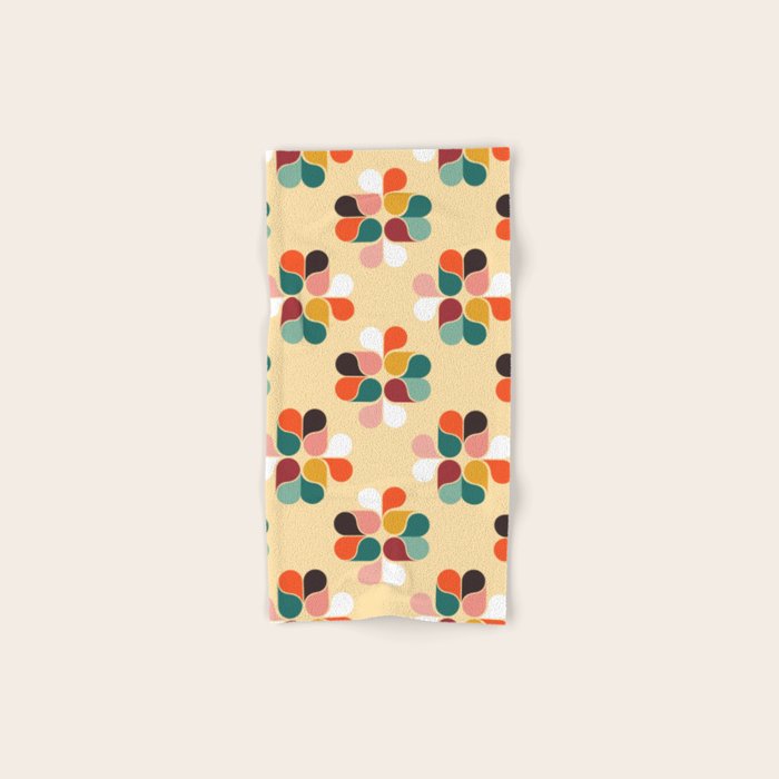 Retro geometry pattern no2 Bath Towel Gallery Image 1