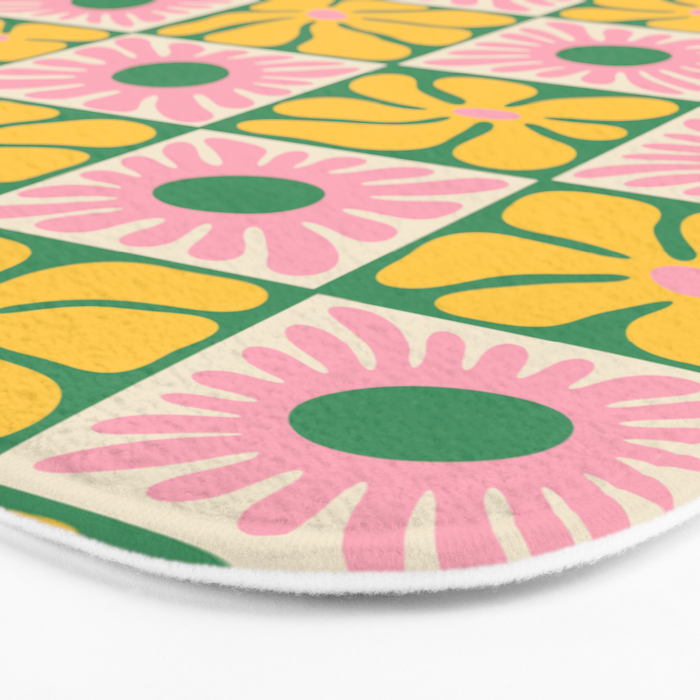 Retro checkered flower art pattern Bath Mat Gallery Image 3