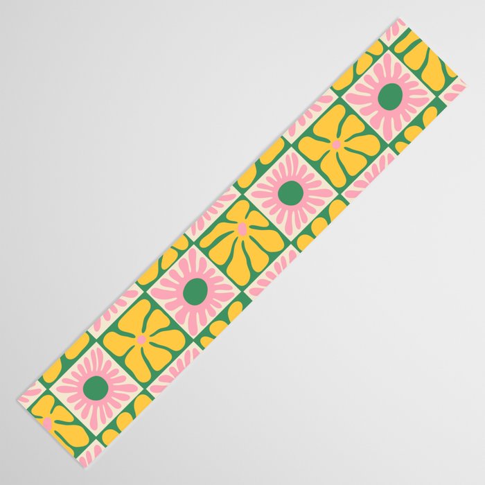Retro checkered flower art pattern Table Runner Gallery Image 3