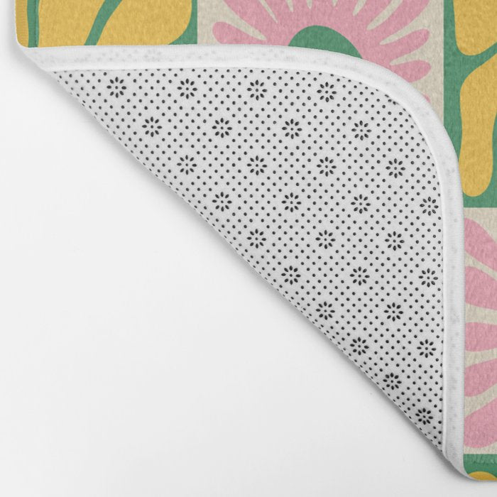 Retro checkered flower art pattern Bath Mat Gallery Image 2
