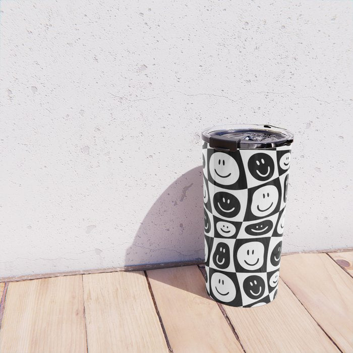 Black and white checkered happy face pattern Travel Mug Gallery Image 4