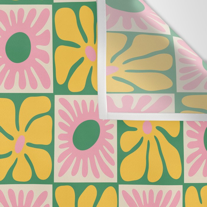 Retro checkered flower art pattern Wall Tapestry Gallery Image 3