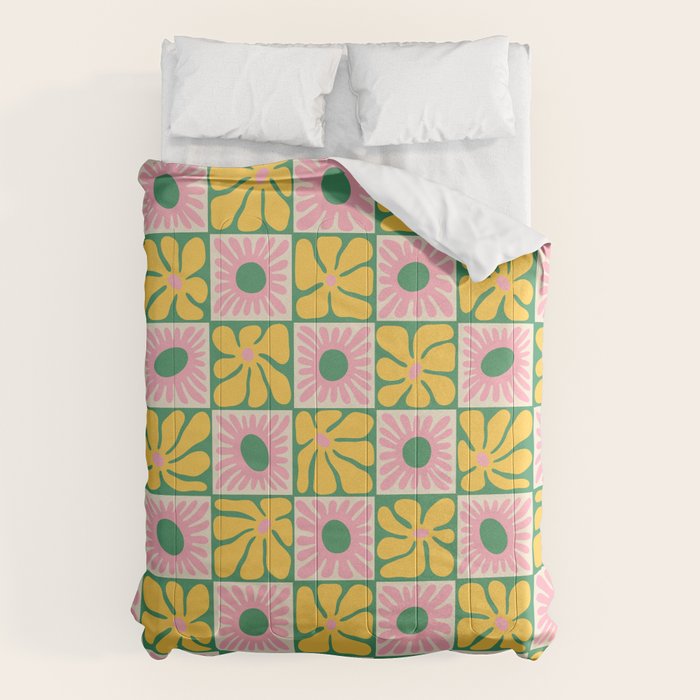 Retro checkered flower art pattern Comforter Gallery Image 1