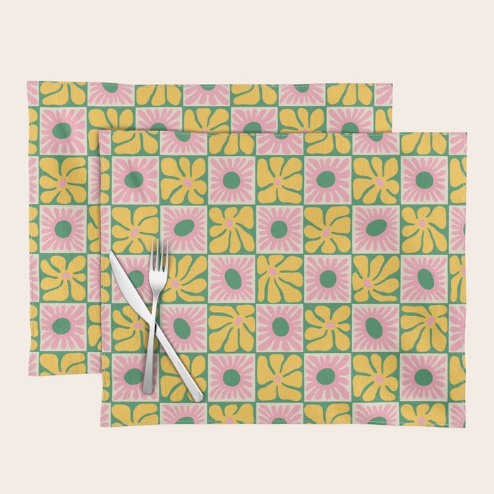 Retro checkered flower art pattern Placemat Gallery Image 1