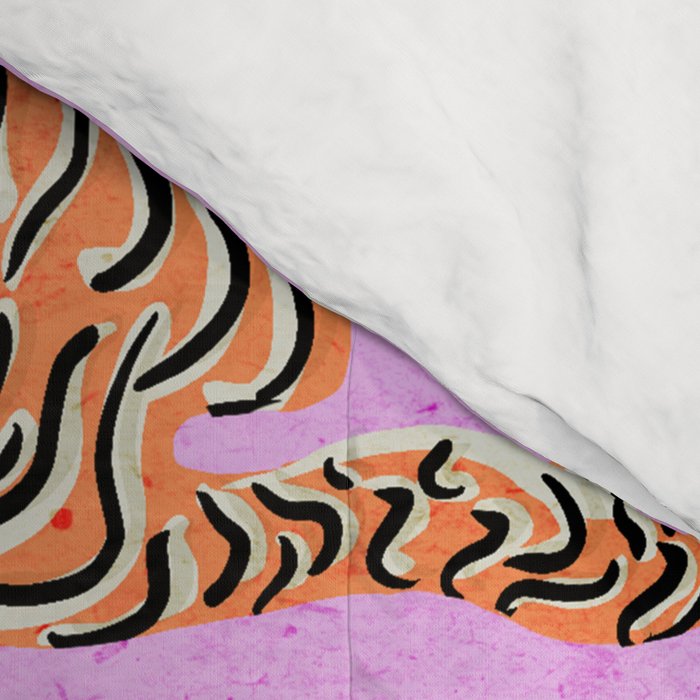 Retro vintage flying tiger geometric illustration in pink and orange background  Comforter Gallery Image 4