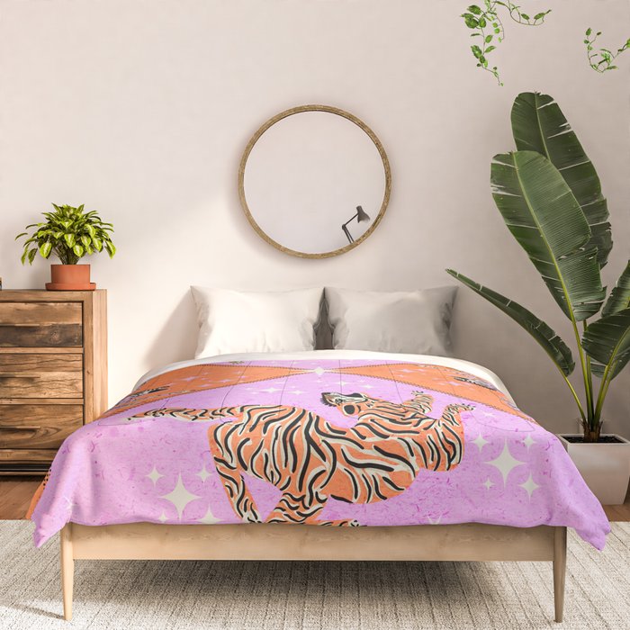 Retro vintage flying tiger geometric illustration in pink and orange background  Comforter Gallery Image 3