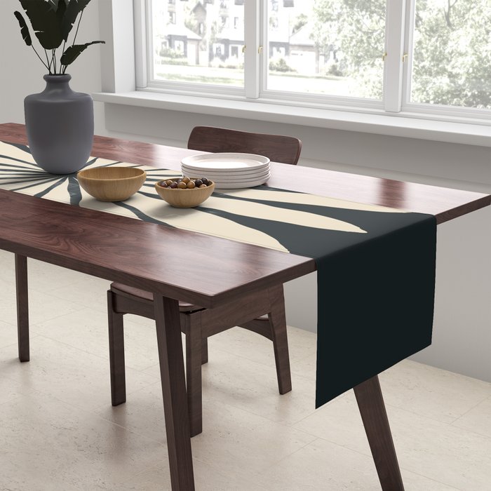 Star Leaf: Noir Table Runner Gallery Image 2