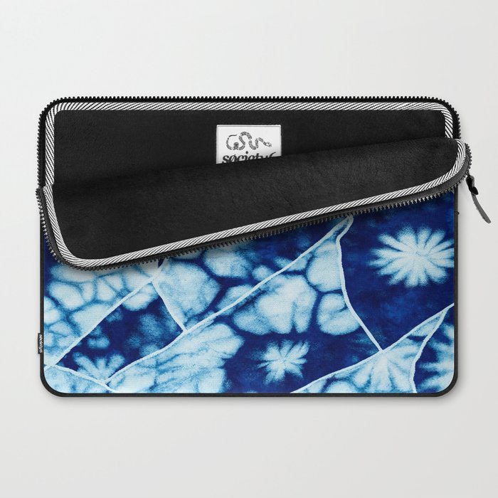 Shibori: Japanese Indigo Tie-Dye Pattern 02 Laptop Sleeve Gallery Image 2