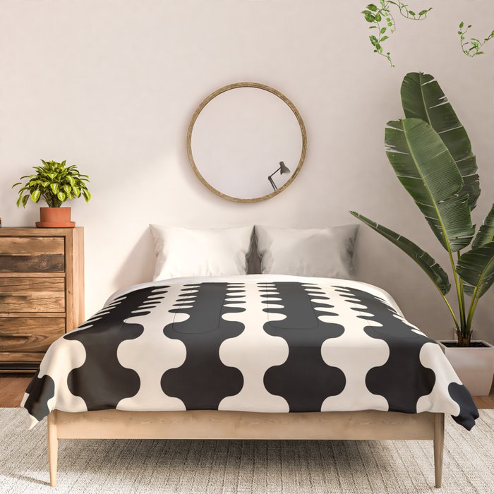 Black and Cream Ogee A-Go-Go Retro Pop Wavy Stripe Pattern Comforter Gallery Image 3
