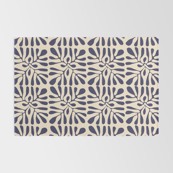 Square leaf pattern in blue Rug Gallery Image 2