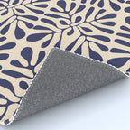 Square leaf pattern in blue Rug Gallery Image 4