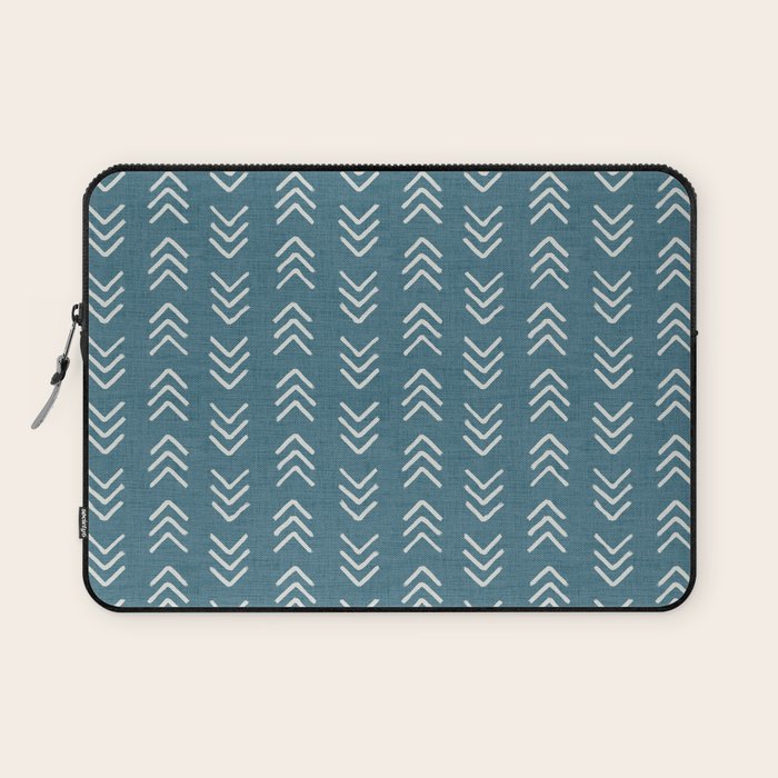 Muted teal and soft white ink brushed arrow heads pattern with textured background Laptop Sleeve