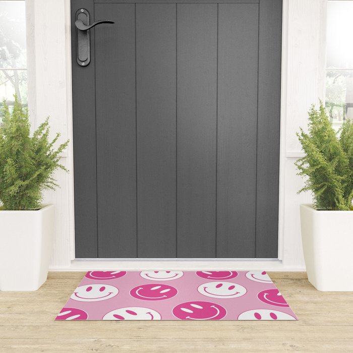 Large Pink and White Smiley Face - Preppy Aesthetic Decor Welcome Mat Gallery Image 3