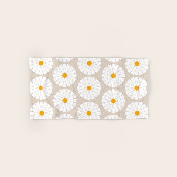 Minimal Botanical Pattern - Daisies Bath Towel Gallery Image 1