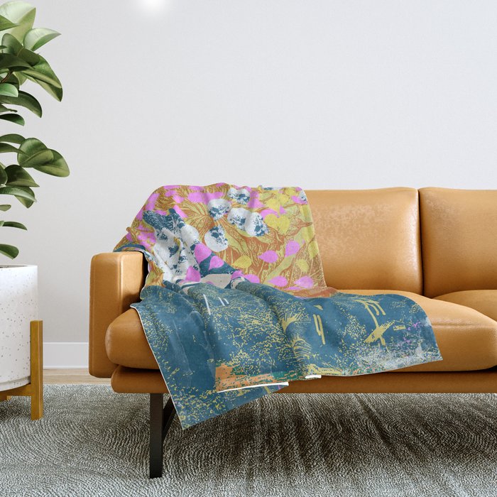 MAGIC MOUNTAIN Throw Blanket Gallery Image 1