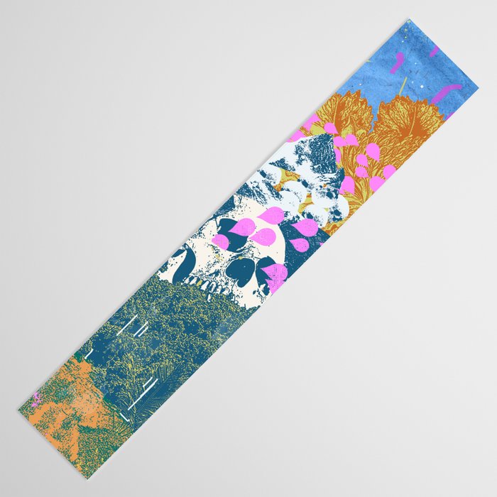 MAGIC MOUNTAIN Table Runner Gallery Image 3