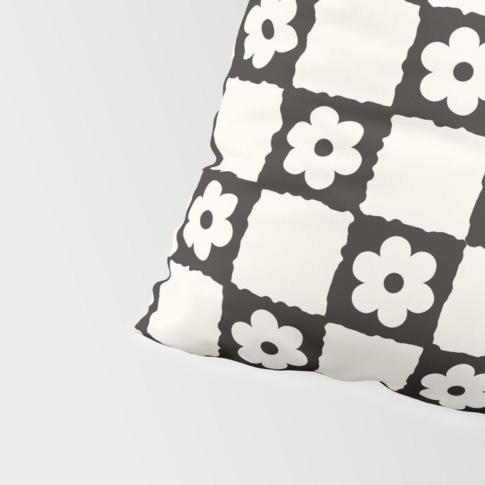 Retro Flower Checker in Black&White Pillow Sham Gallery Image 4