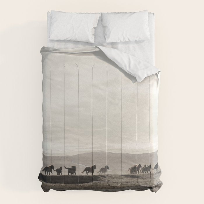 Horses on the Dunes Comforter Gallery Image 6