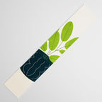 Black Pearl Vase & Spring Bud Leaves: Vases & Stuff 02 Table Runner Gallery Image 3