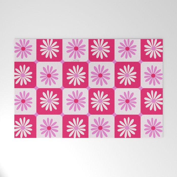 Checkered Daisies - Pink Welcome Mat Gallery Image 1