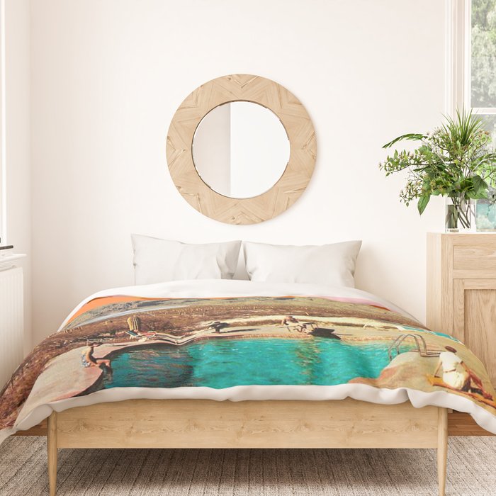 They've arrived! (UFO) Duvet Cover Gallery Image 3