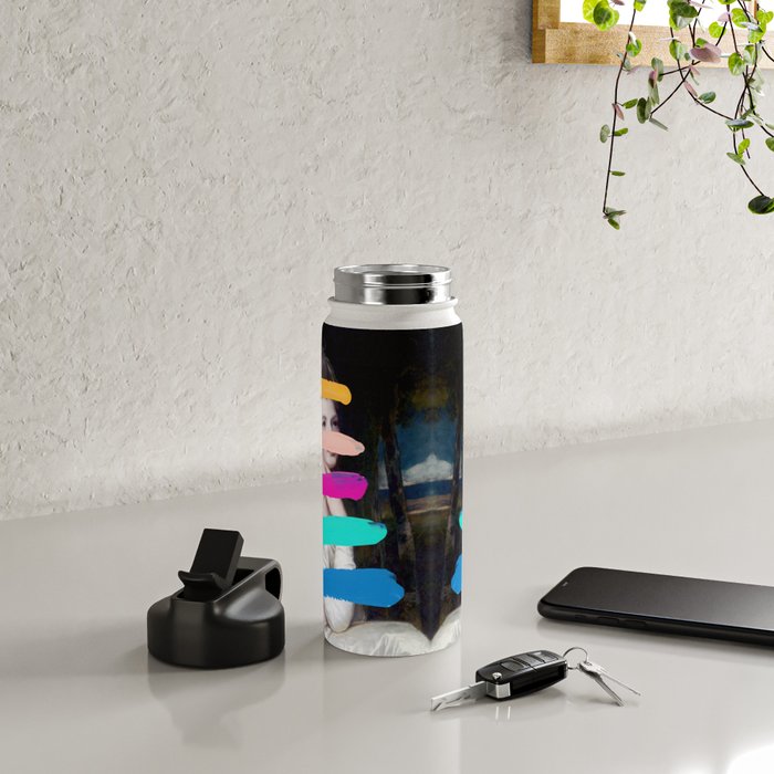 Composition 711 Water Bottle Gallery Image 4