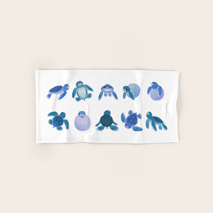 Baby sea turtles Bath Towel Gallery Image 1