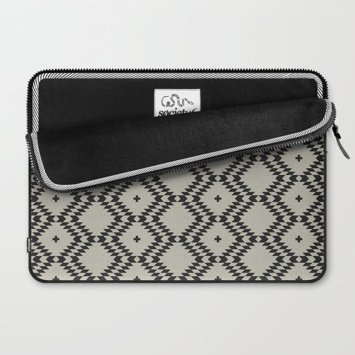 NATIVE NATURAL BLACK Laptop Sleeve Gallery Image 2