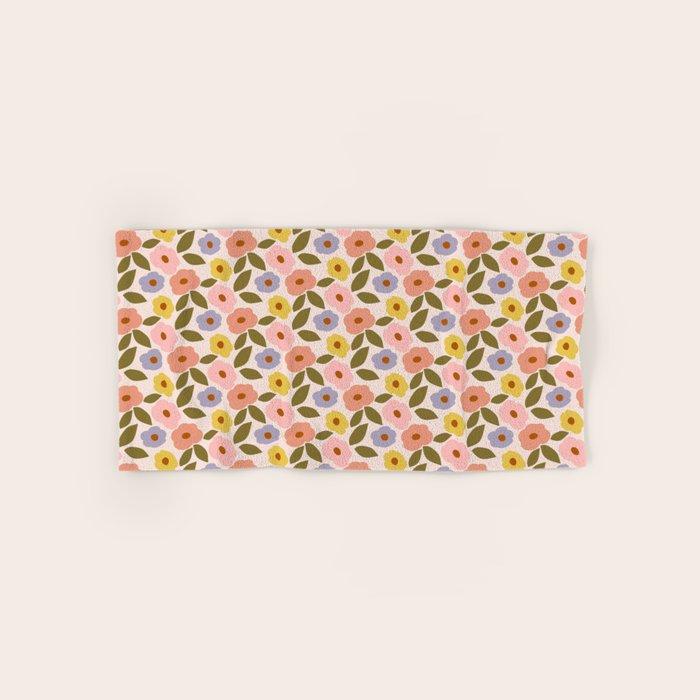 Muted Retro Ditsy Floral Pattern - Vintage Flowers Seamless Design Bath Towel Gallery Image 1