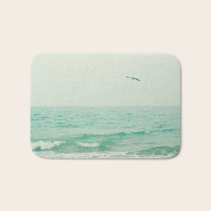 Lone Bird Bath Mat Gallery Image 1